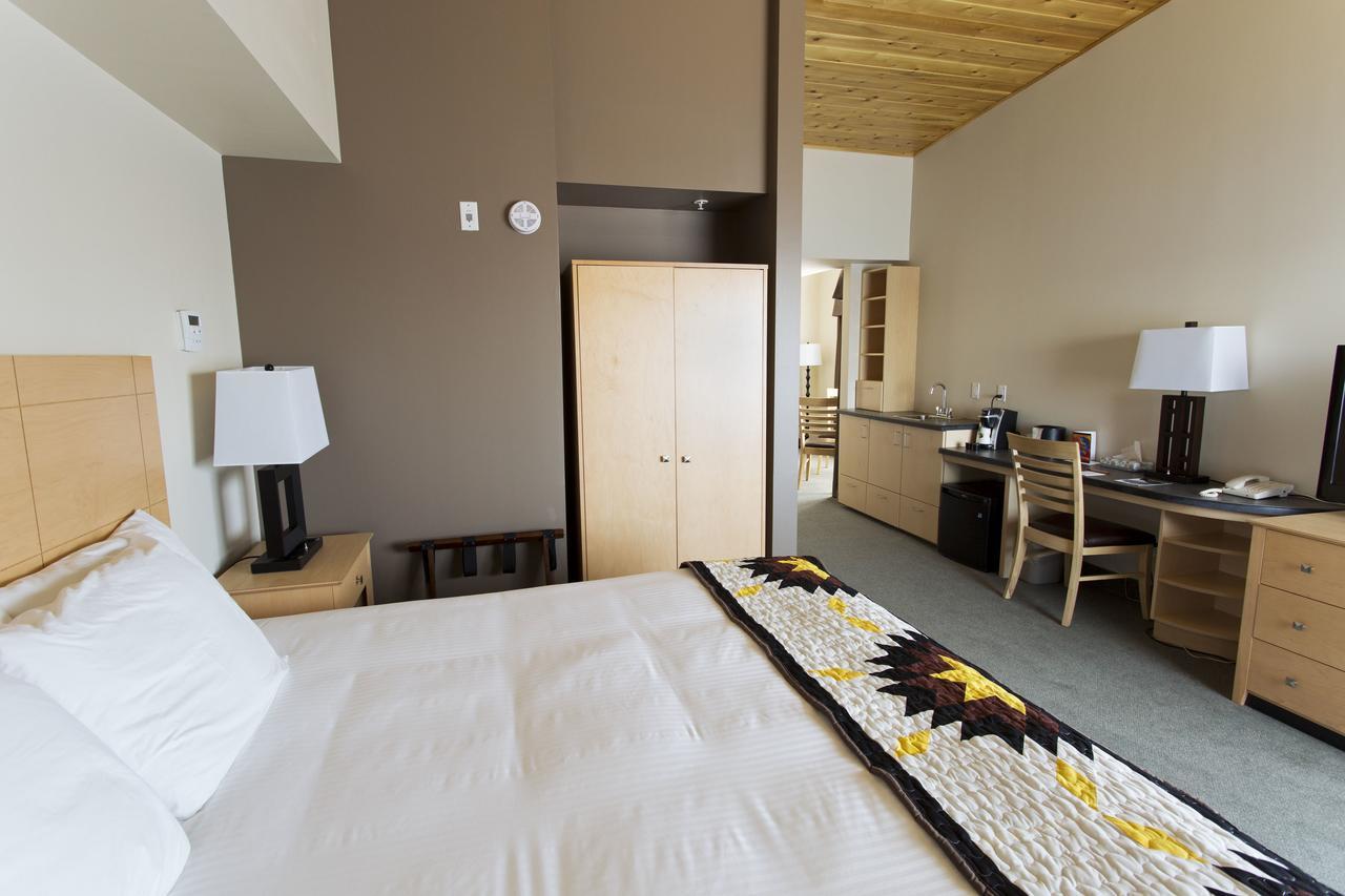 Manitoulin Hotel And Conference Centre Little Current Eksteriør billede
